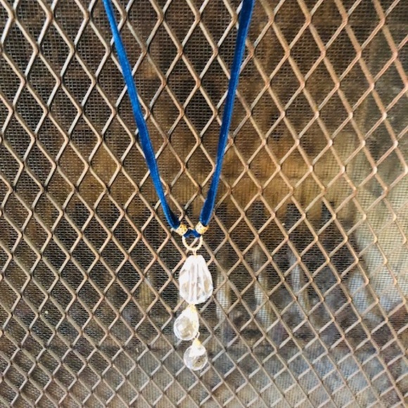 Sophia & Chloe Royal Blue Velvet Gold/Rock Crystal Quartz Drop Pendant Necklace - Picture 3 of 6